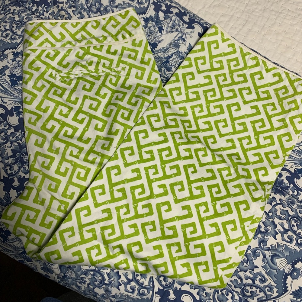 Elizabeth McKay Printed Crop Green and White Pants